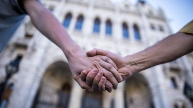 „Nem irrelevánsak, hanem nélkülözhetetlenek” – Hámori Gyuri válaszolt Kováts Eszternek a 24.hu-n